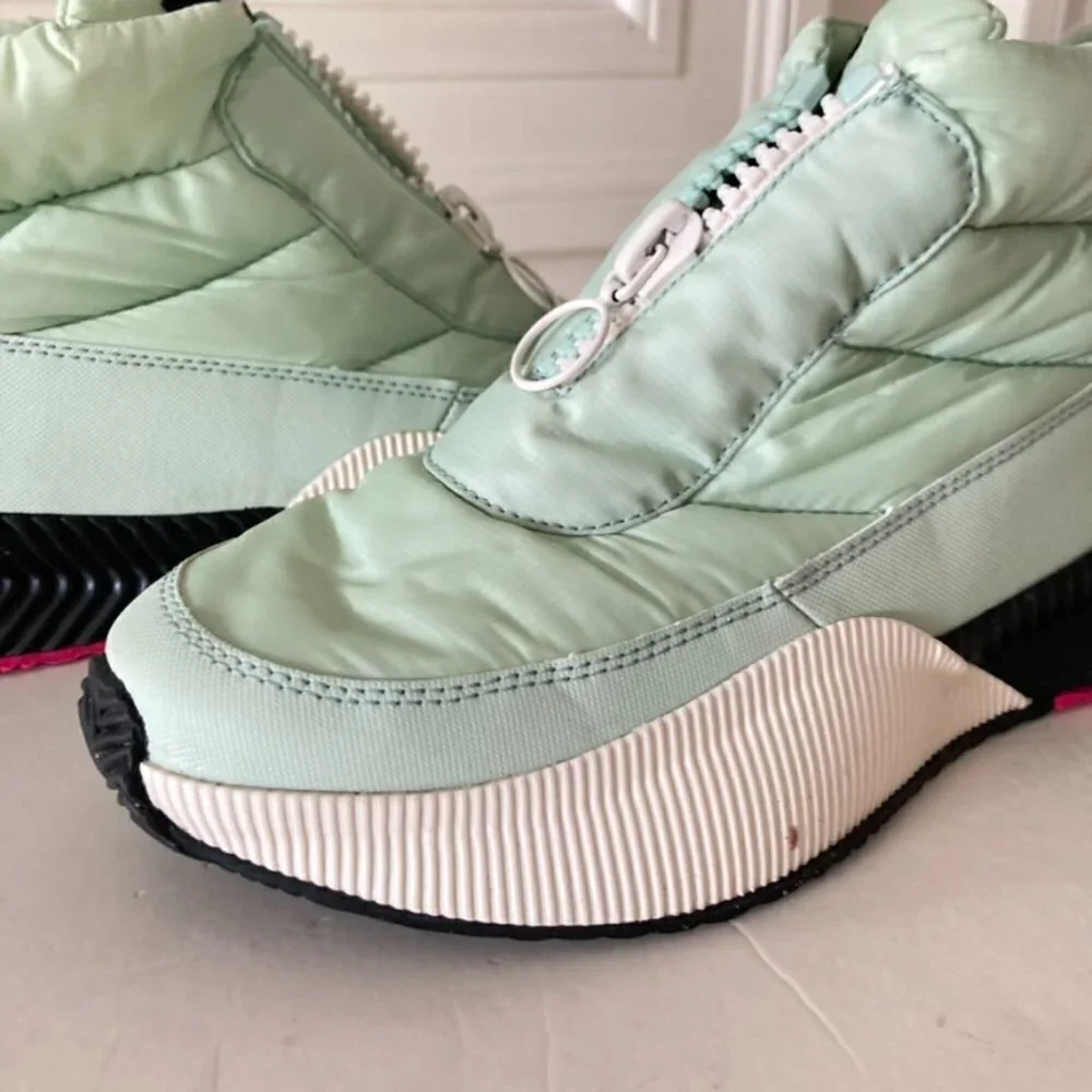 Sorel Women’s Winter Out N About III Puffy Zip Shoes Green Fleece Lined Sz 9.5